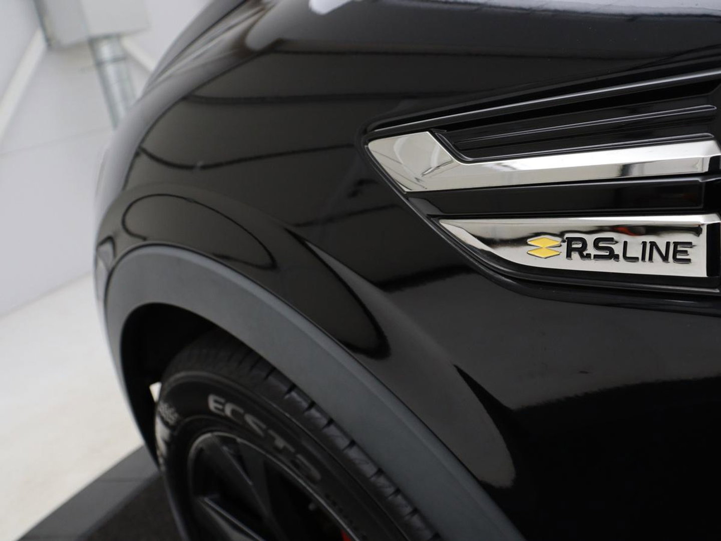 Renault Arkana 1.6 E-Tech Hybrid 145 R.S. Line | Leder/Alcantara | Stoelverwarming | Adaptive cruise | Camera | Carplay | Keyless | Park Assist | Full LED | Navigatie