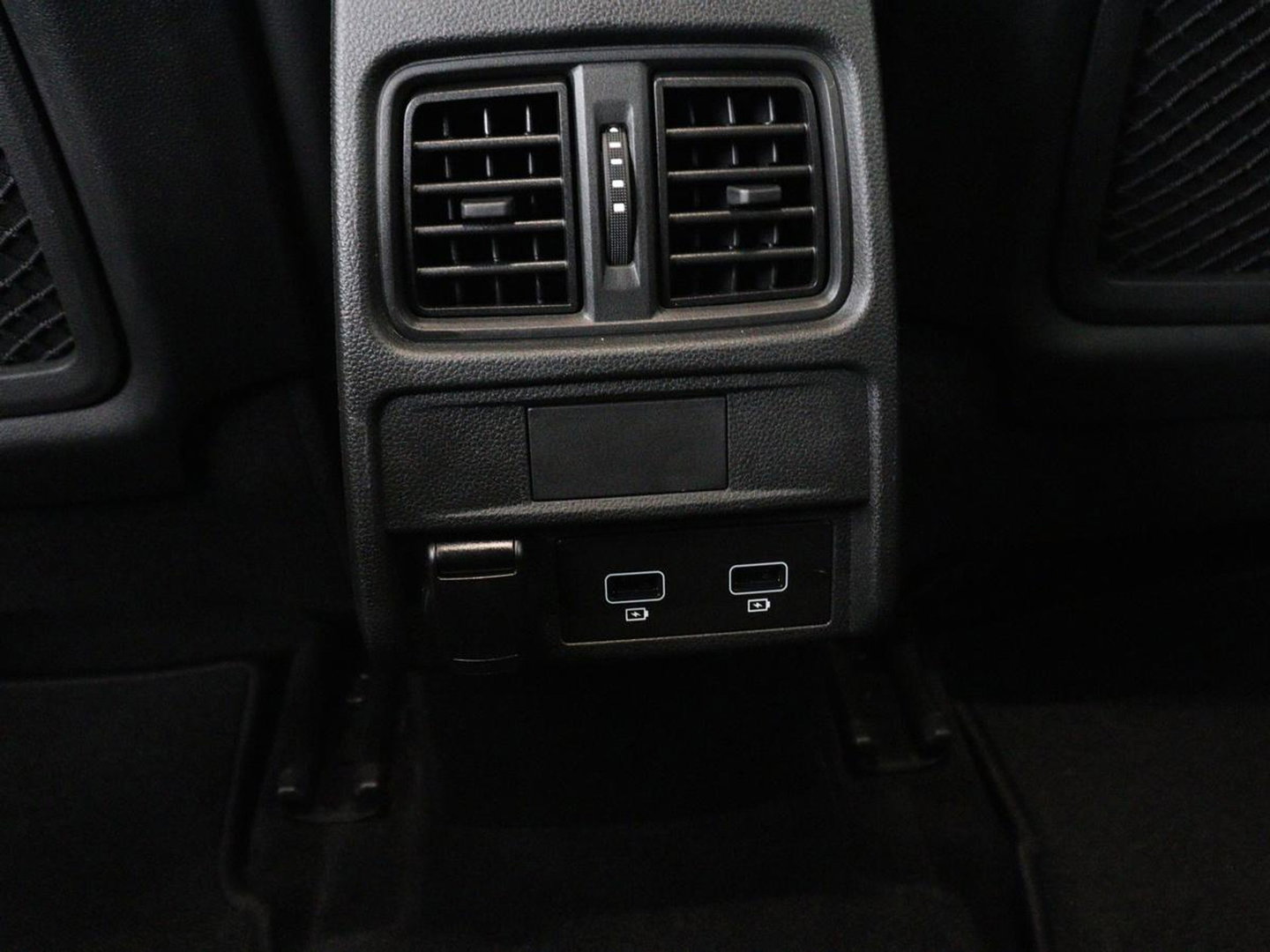 Renault Arkana 1.6 E-Tech Hybrid 145 R.S. Line | Leder/Alcantara | Stoelverwarming | Adaptive cruise | Camera | Carplay | Keyless | Park Assist | Full LED | Navigatie