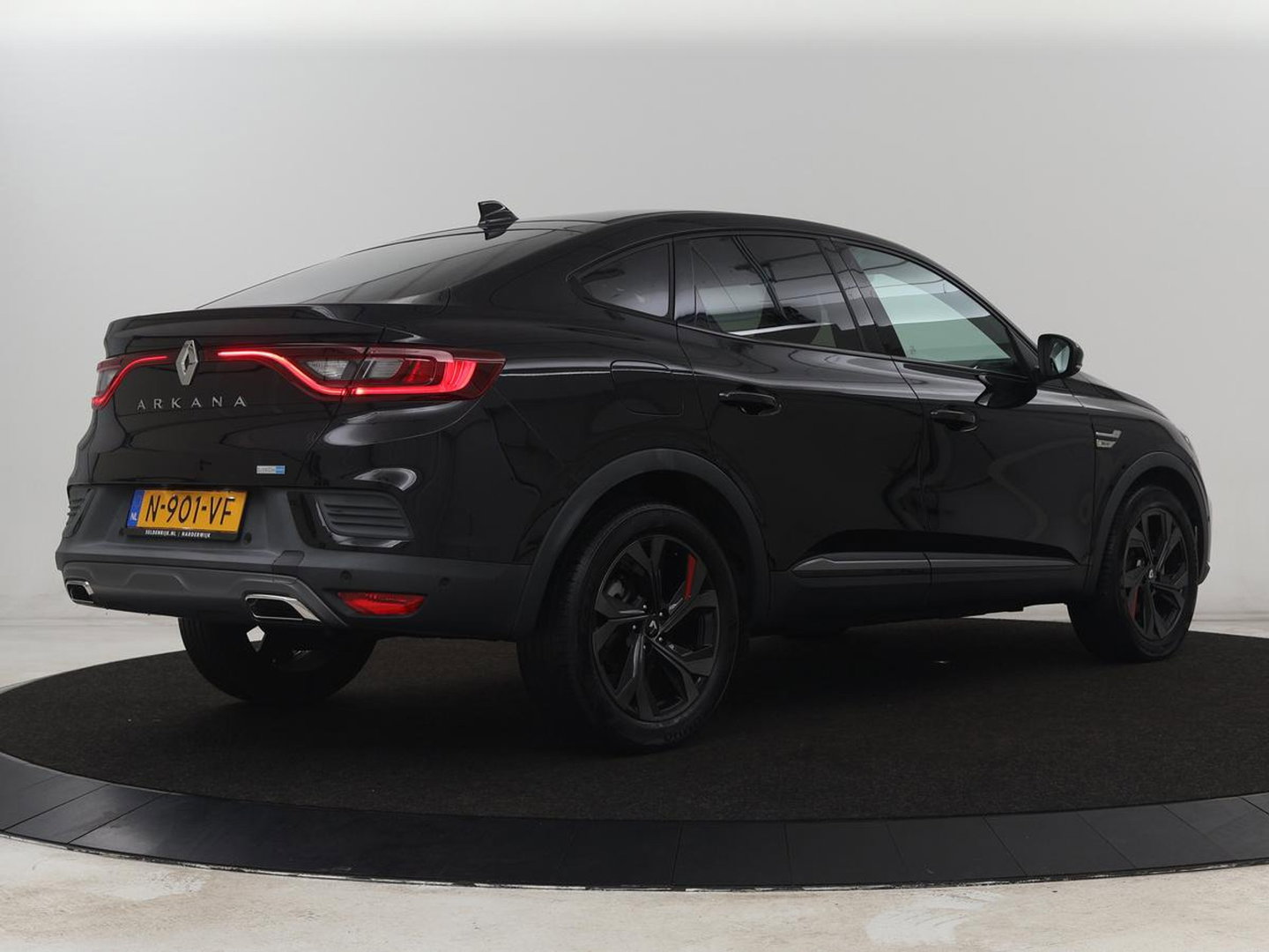 Renault Arkana 1.6 E-Tech Hybrid 145 R.S. Line | Leder/Alcantara | Stoelverwarming | Adaptive cruise | Camera | Carplay | Keyless | Park Assist | Full LED | Navigatie