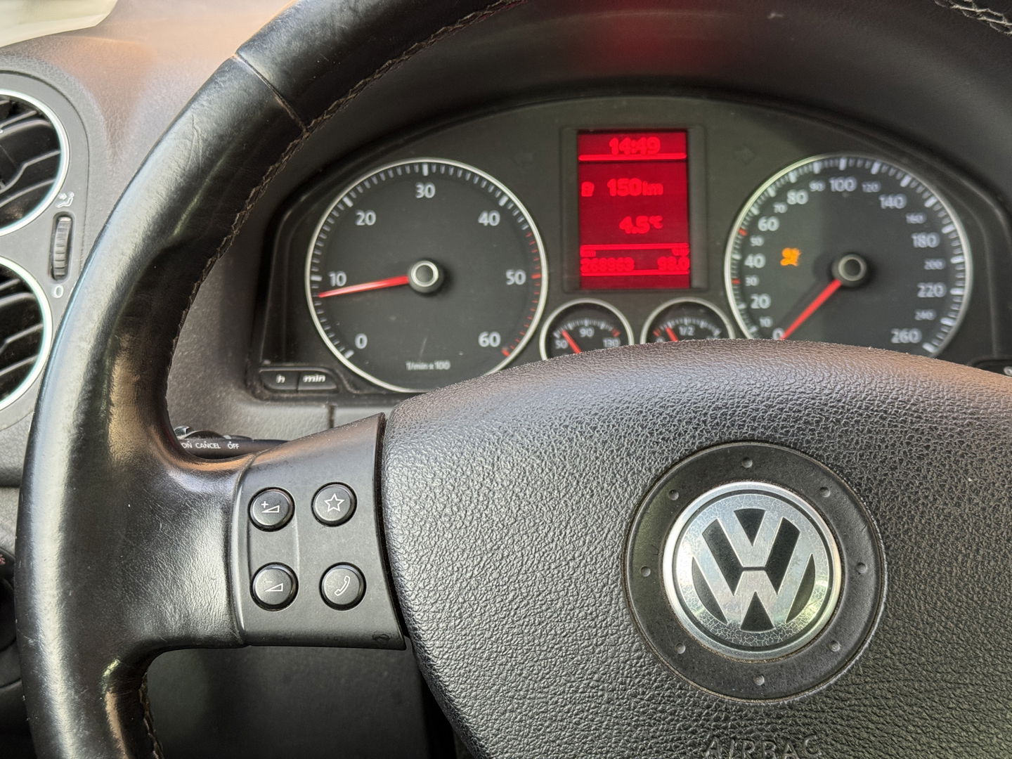 Volkswagen Golf Plus 1.9 TDI Sportline BlueMotion | Handel / Export | Cruise Control | Airconditioning | Trekhaak | Stoelverwarming | Parkeersensoren | Navigatie Voorbereiding | Isofix | Multifunctioneel Stuurwiel |