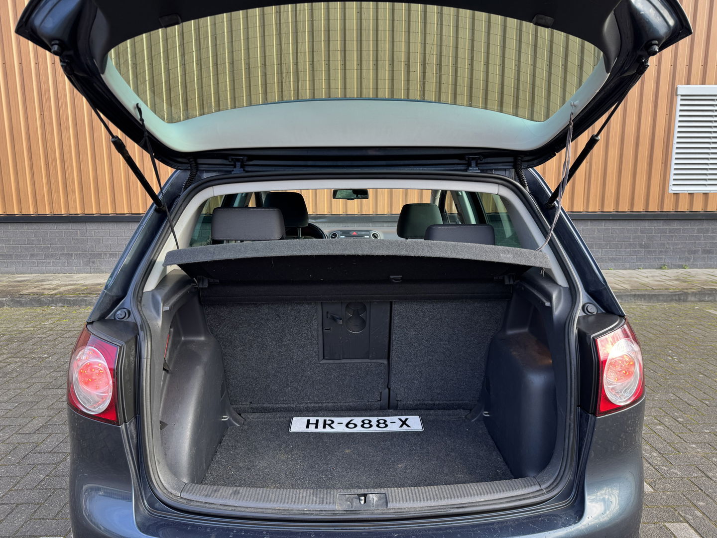 Volkswagen Golf Plus 1.9 TDI Sportline BlueMotion | Handel / Export | Cruise Control | Airconditioning | Trekhaak | Stoelverwarming | Parkeersensoren | Navigatie Voorbereiding | Isofix | Multifunctioneel Stuurwiel |