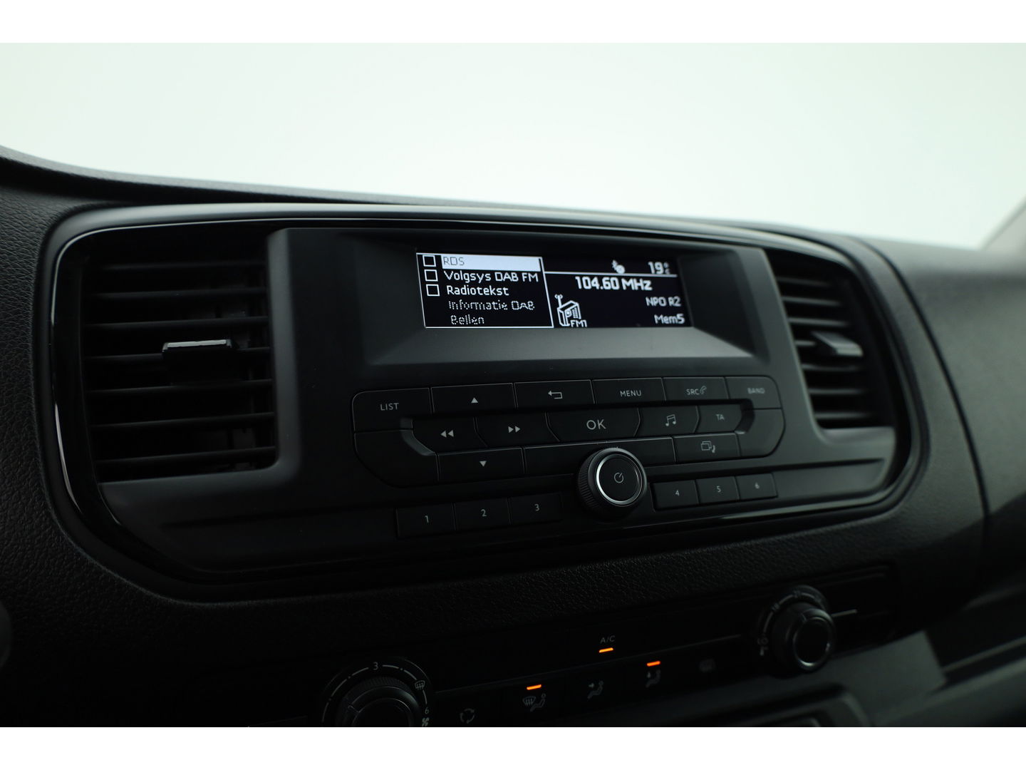 Fiat Scudo 1.5 MultiJet L3H1 | Side Bars | 3 pers. | Cruise | Bluetooth | DAB |