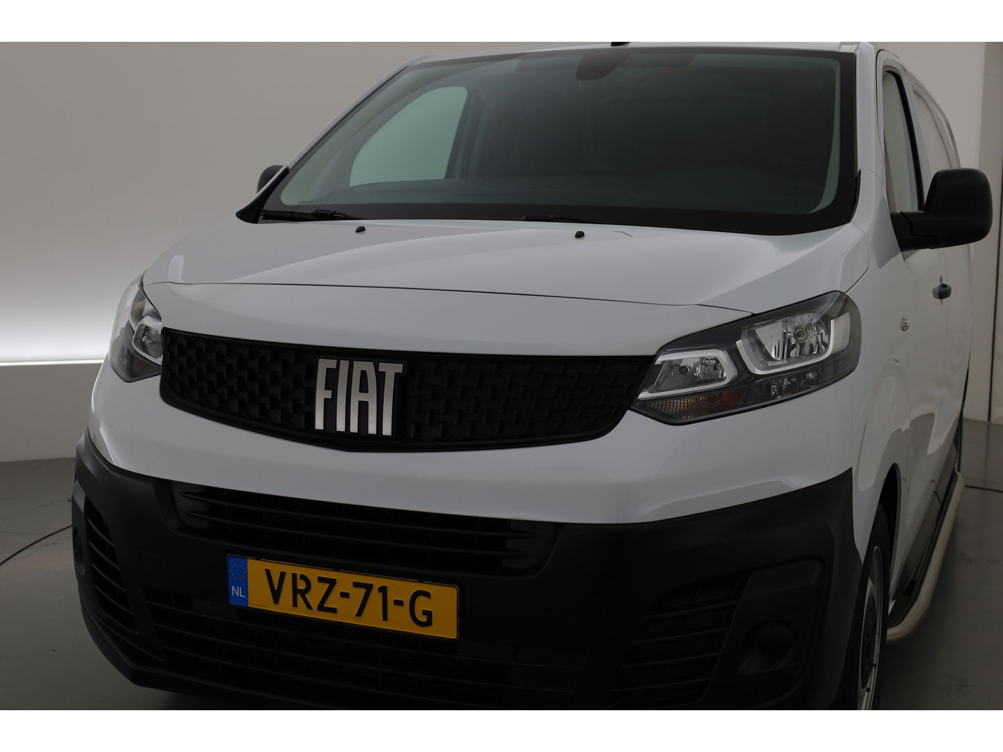 Fiat Scudo 1.5 MultiJet L3H1 | Side Bars | 3 pers. | Cruise | Bluetooth | DAB |
