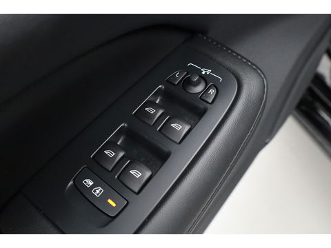 Volvo V60 2.0 T6 Plug-in hybrid AWD Plus Dark | Pano | 360 Camera | Elek trekhaak | H&K Audio | 4 stoel + stuurverw.|