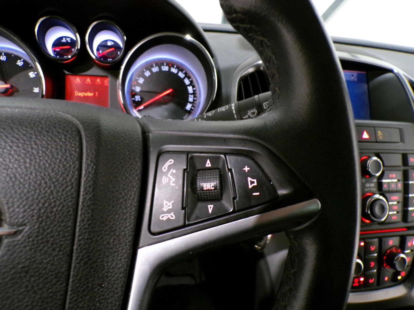 Opel Astra 1.6 Turbo Cosmo "Origineel NL!" Trekhaak Xenon Leer Stoelverwarming Bluetooth Navigatie Cruise-control Parkeersensoren