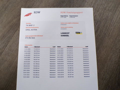 Opel Astra 1.6 Turbo Cosmo "Origineel NL!" Trekhaak Xenon Leer Stoelverwarming Bluetooth Navigatie Cruise-control Parkeersensoren