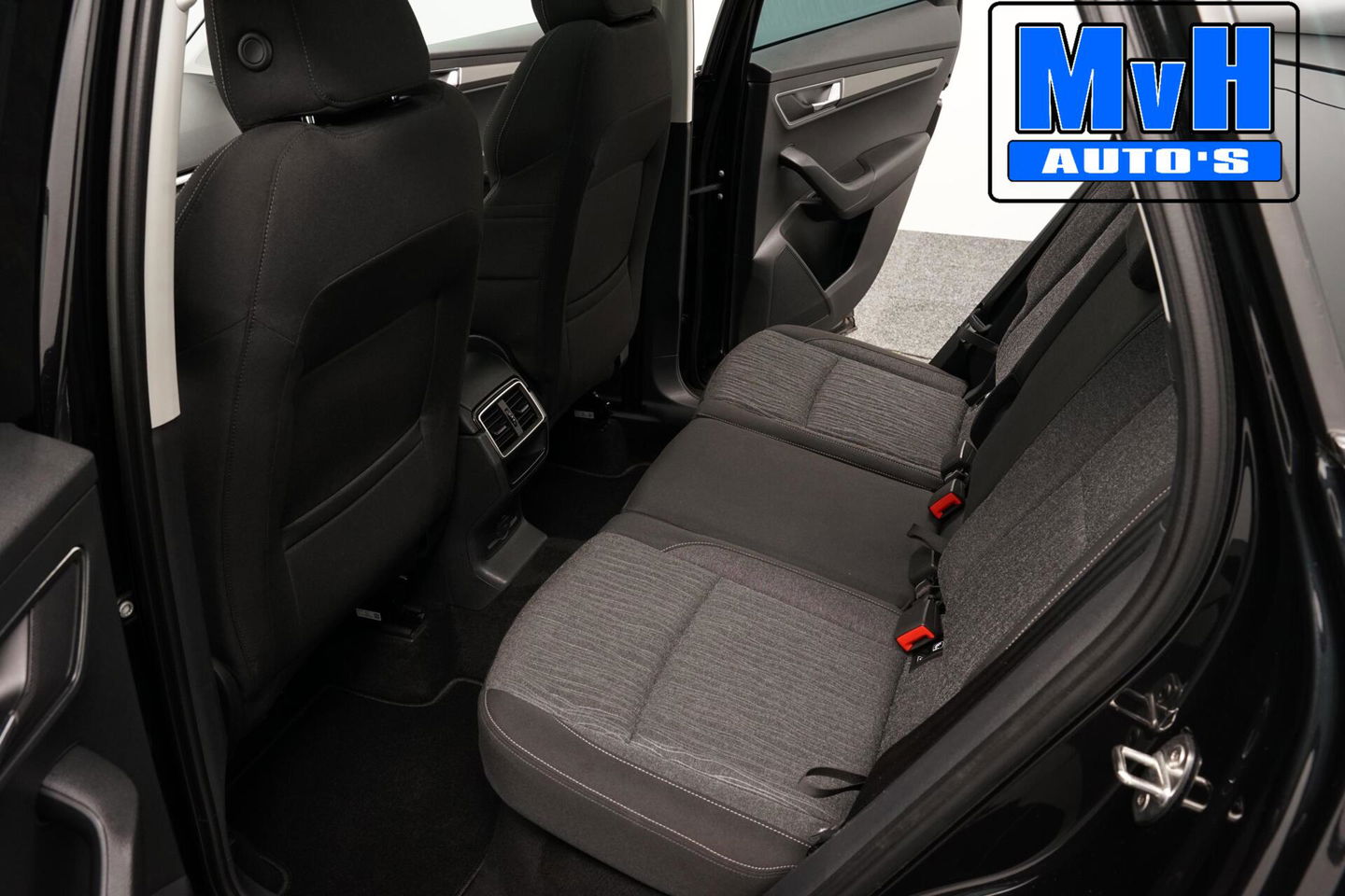 Škoda Karoq 1.0 TSI Style Business|PANO|LUXE!|TREKH|LED|ACC