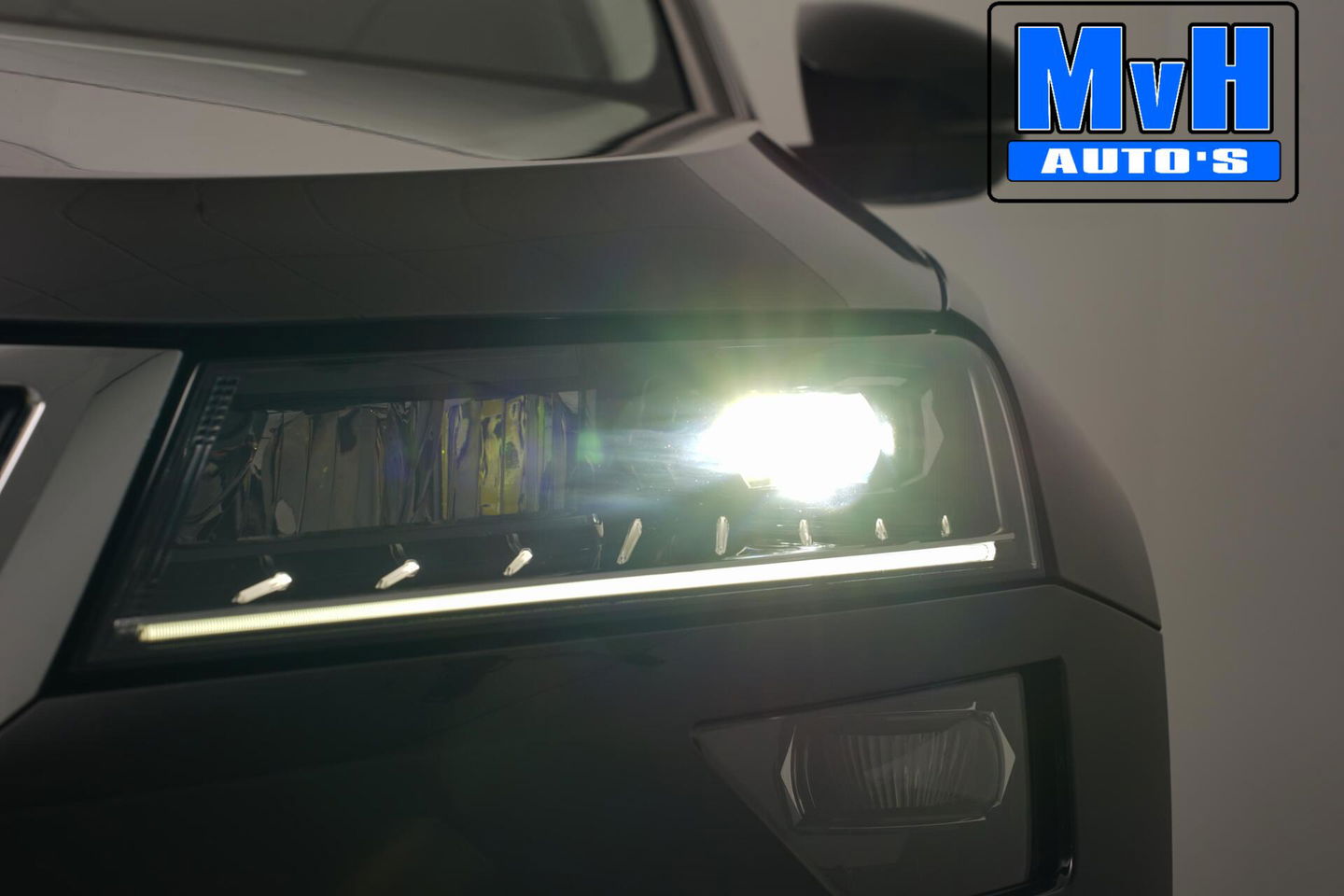 Škoda Karoq 1.0 TSI Style Business|PANO|LUXE!|TREKH|LED|ACC