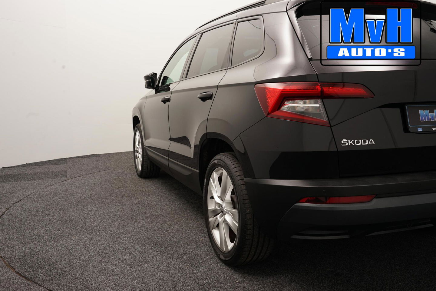 Škoda Karoq 1.0 TSI Style Business|PANO|LUXE!|TREKH|LED|ACC