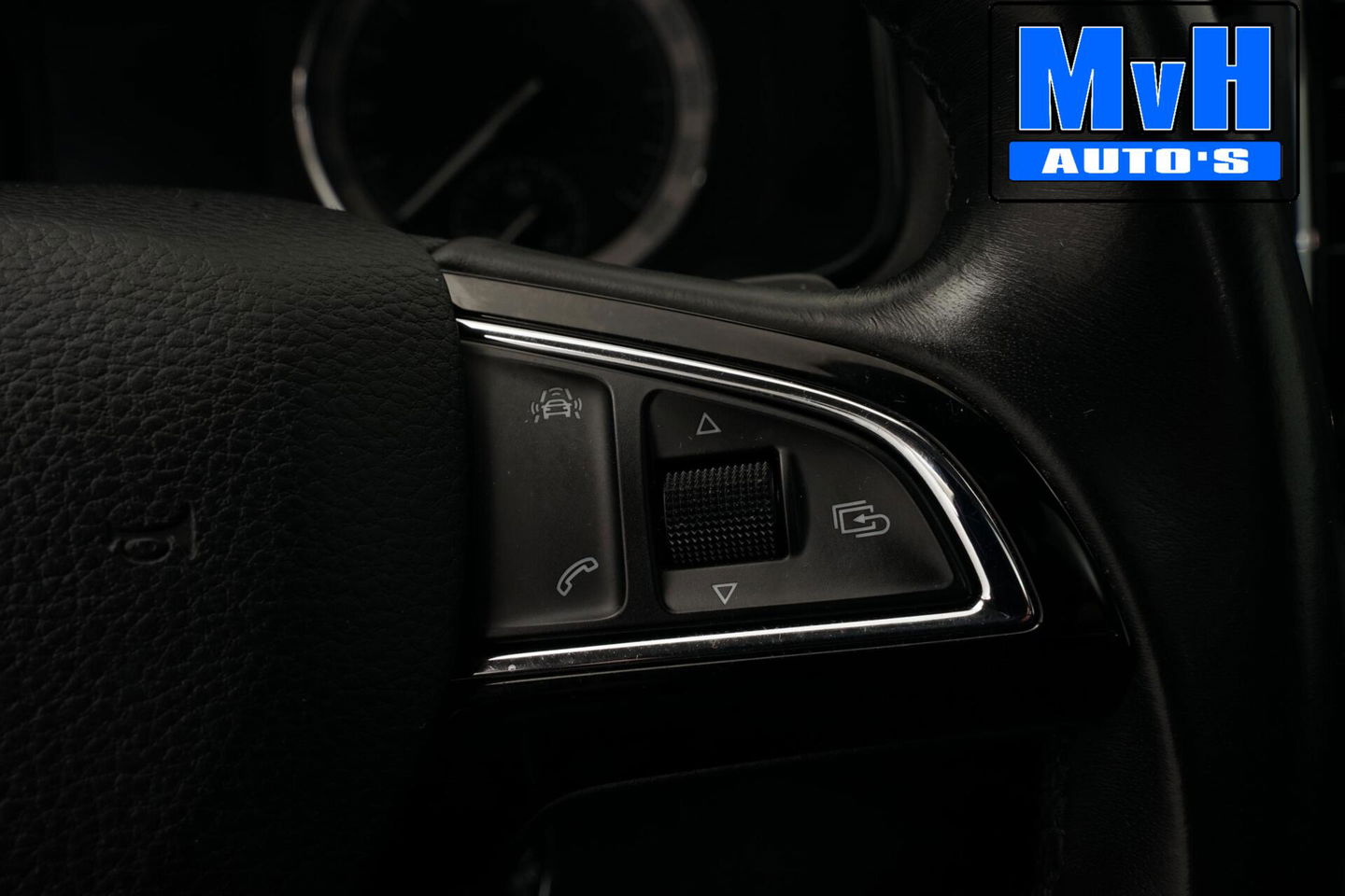 Škoda Karoq 1.0 TSI Style Business|PANO|LUXE!|TREKH|LED|ACC