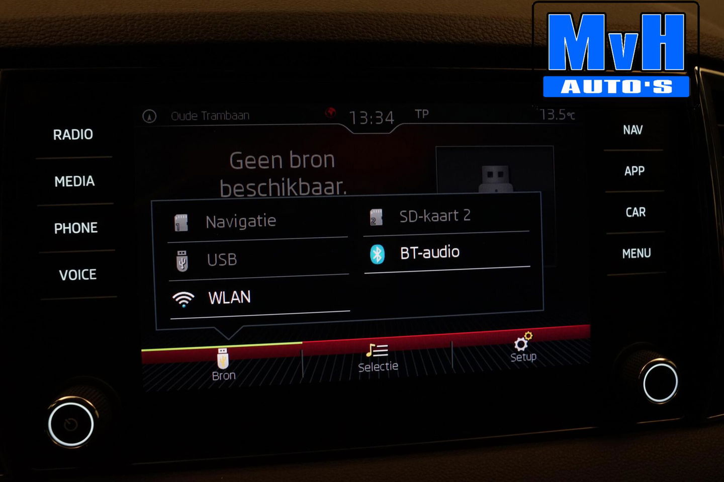 Škoda Karoq 1.0 TSI Style Business|PANO|LUXE!|TREKH|LED|ACC