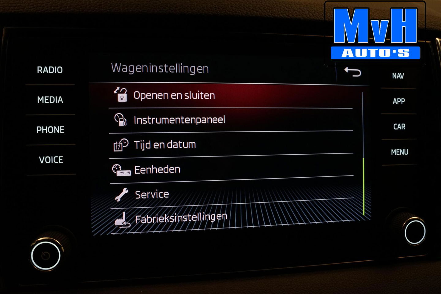 Škoda Karoq 1.0 TSI Style Business|PANO|LUXE!|TREKH|LED|ACC