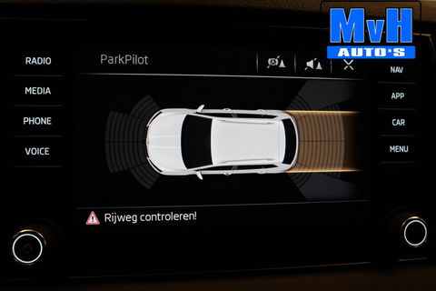 Škoda Karoq 1.0 TSI Style Business|PANO|LUXE!|TREKH|LED|ACC