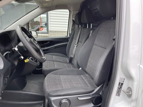 Mercedes-Benz Vito 111 CDI Lang L2H1 / rijklaar € 16.950 ex btw / lease vanaf € 375 / airco / cruise / trekhaak 2000 kg / bijrijdersbank !