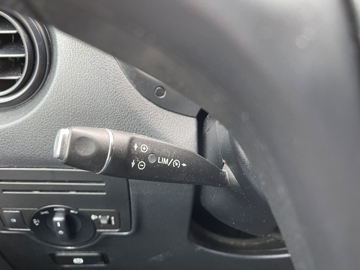 Mercedes-Benz Vito 111 CDI Lang L2H1 / rijklaar € 16.950 ex btw / lease vanaf € 375 / airco / cruise / trekhaak 2000 kg / bijrijdersbank !