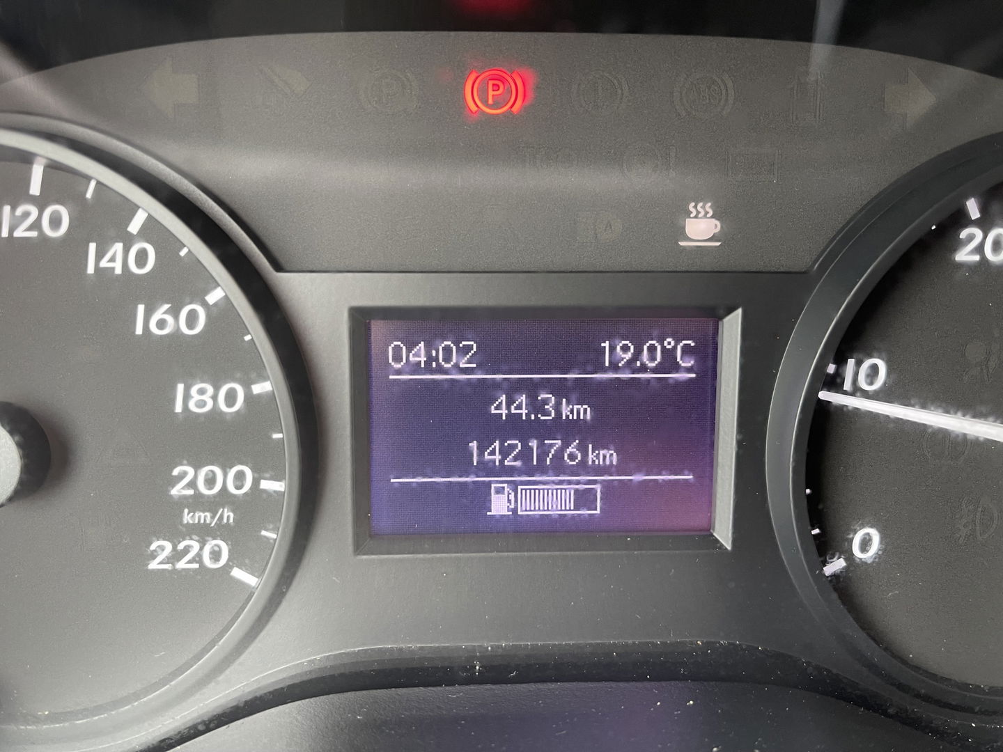 Mercedes-Benz Vito 111 CDI Lang L2H1 / rijklaar € 16.950 ex btw / lease vanaf € 375 / airco / cruise / trekhaak 2000 kg / bijrijdersbank !