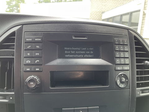 Mercedes-Benz Vito 111 CDI Lang L2H1 / rijklaar € 16.950 ex btw / lease vanaf € 375 / airco / cruise / trekhaak 2000 kg / bijrijdersbank !