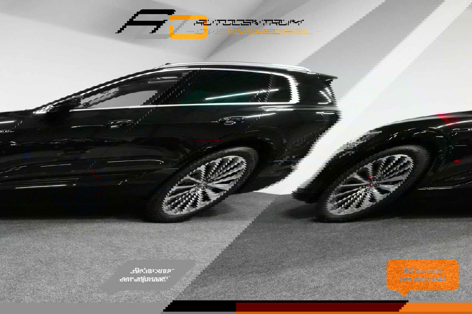 Audi e-tron 55 quattro Business Edition Plus 95 kWh / SOH 89% / Panoramadak / Elektr. verstelbare voorstoelen (links memory) / Luchtvering / Apple Carplay - Android Auto / Ambienteverlichting / Matrix LED koplampen / Stoelverwarming / Achteruitrijcamera / Adaptive Cr