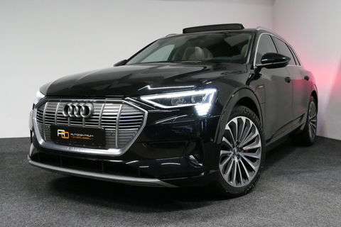 Audi e-tron 55 quattro Business Edition Plus 95 kWh / SOH 89% / Panoramadak / Elektr. verstelbare voorstoelen (links memory) / Luchtvering / Apple Carplay - Android Auto / Ambienteverlichting / Matrix LED koplampen / Stoelverwarming / Achteruitrijcamera / Adaptive Cr