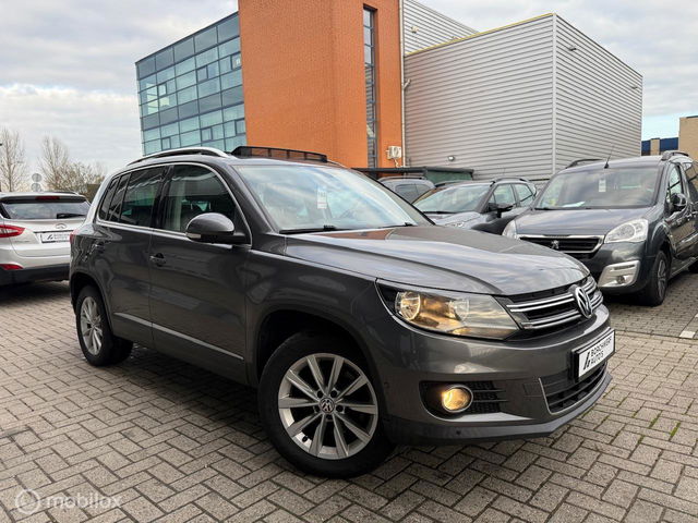 Volkswagen Tiguan - Highline 2.0 TDI | Lage km | Pano | Trekhaak