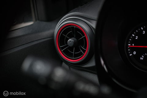 Hyundai i10 1.0 T-GDI N Line 5-zits 101 pk | Camera | CarPlay | Stoel + stuurwiel verwarming | LED | NL auto NAP | incl jaar garantie |