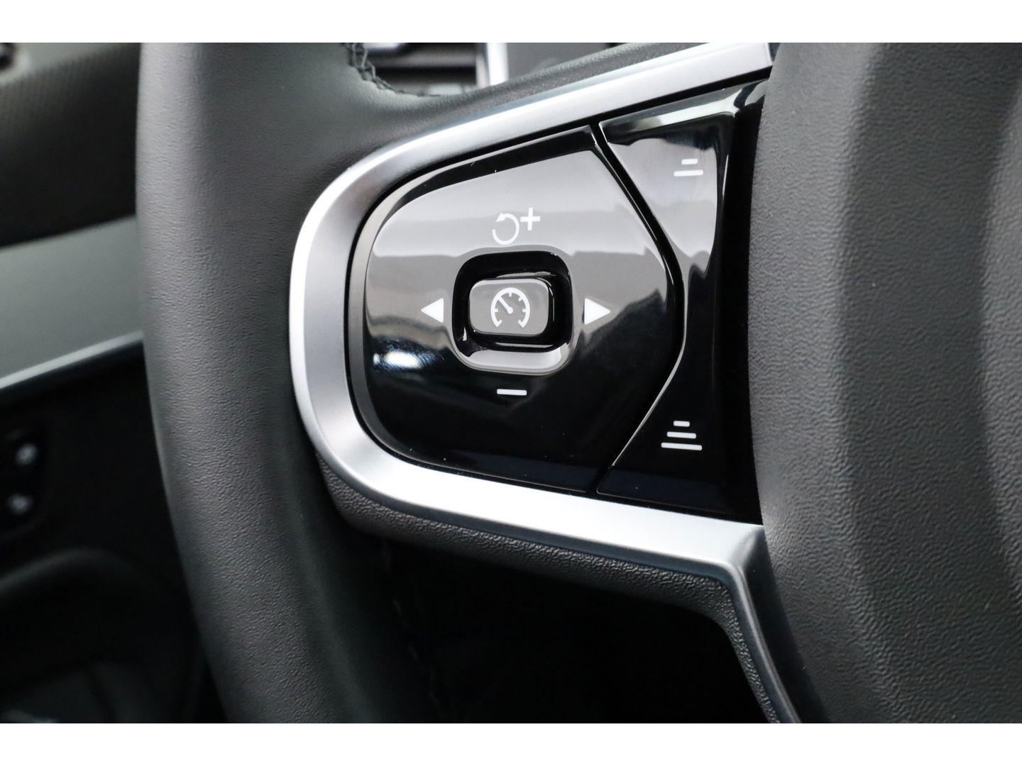 Volvo XC90 2.0 T8 Recharge AWD Ultra Bright 7p. | Pano-dak | 360 camera | Head-up | 21 inch |