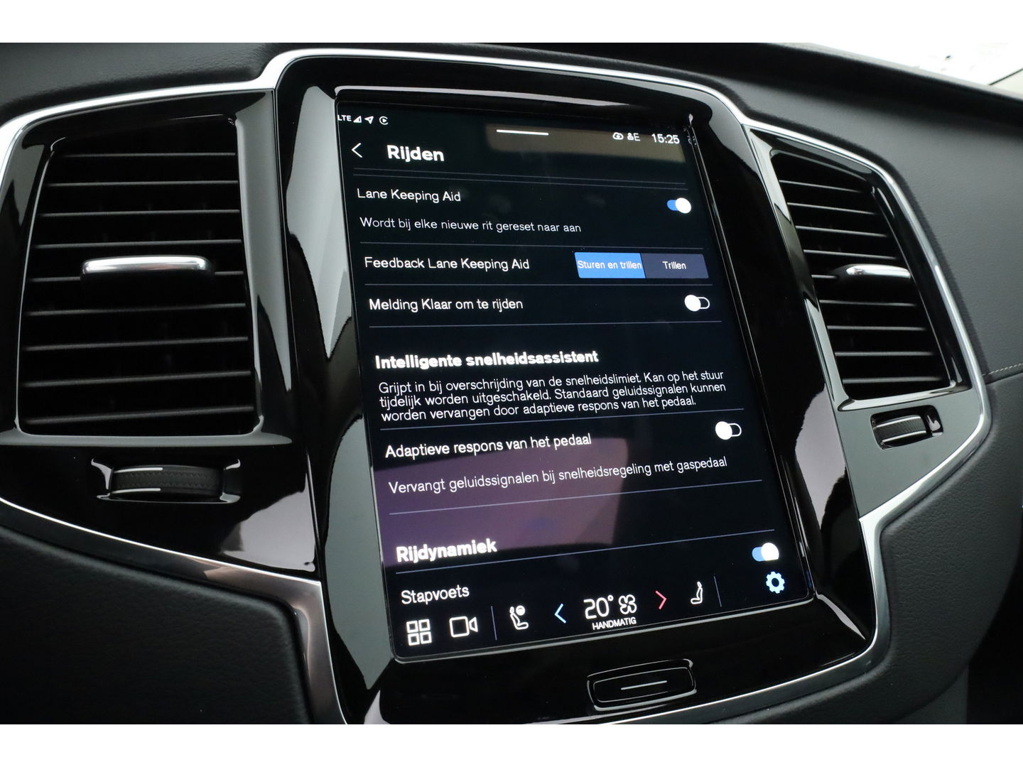 Volvo XC90 2.0 T8 Recharge AWD Ultra Bright 7p. | Pano-dak | 360 camera | Head-up | 21 inch |