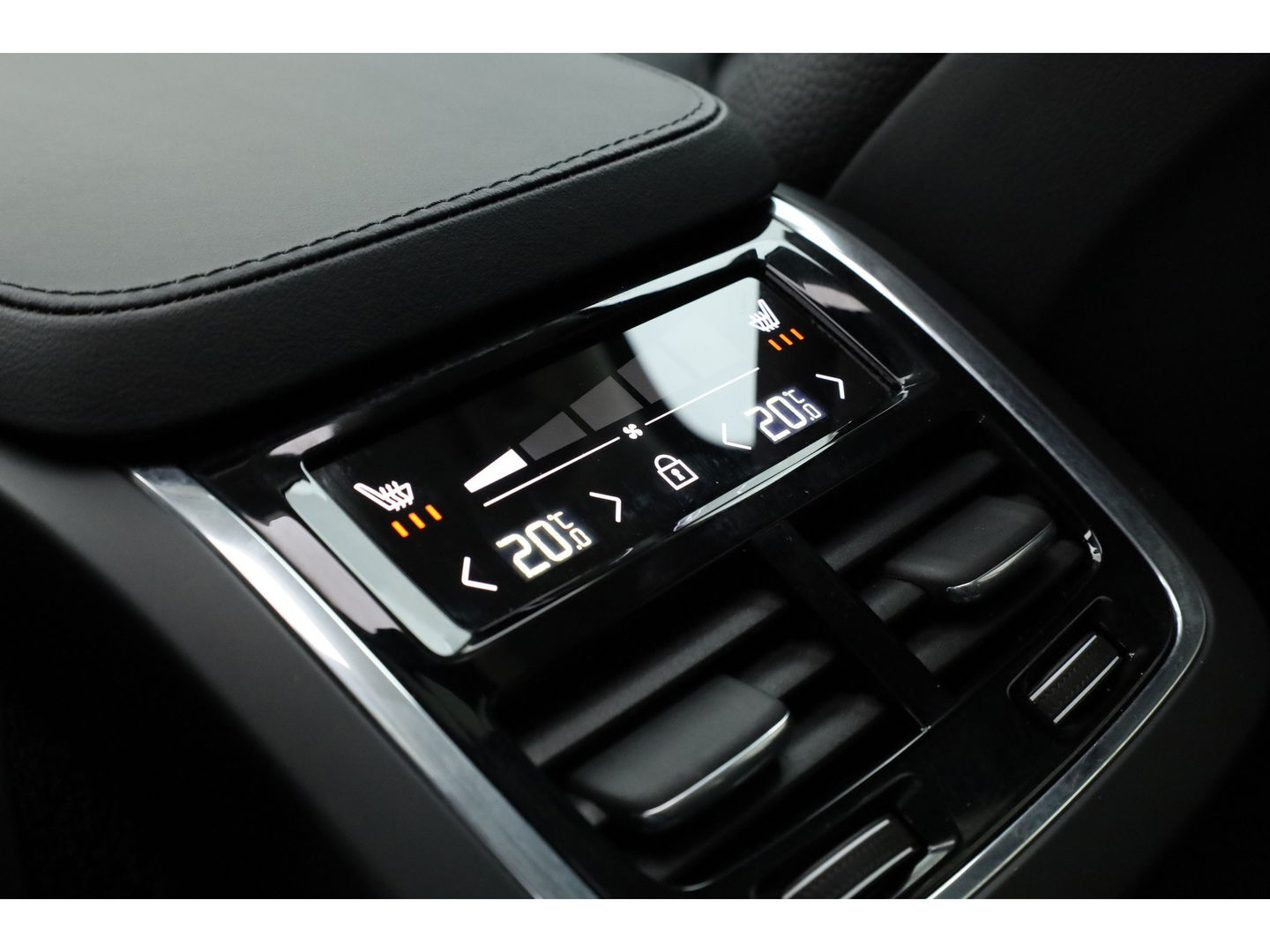 Volvo XC90 2.0 T8 Recharge AWD Ultra Bright 7p. | Pano-dak | 360 camera | Head-up | 21 inch |