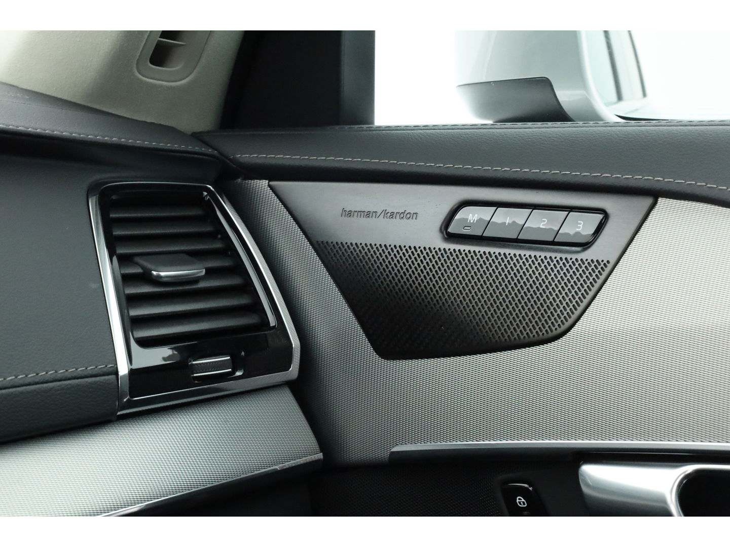 Volvo XC90 2.0 T8 Recharge AWD Ultra Bright 7p. | Pano-dak | 360 camera | Head-up | 21 inch |