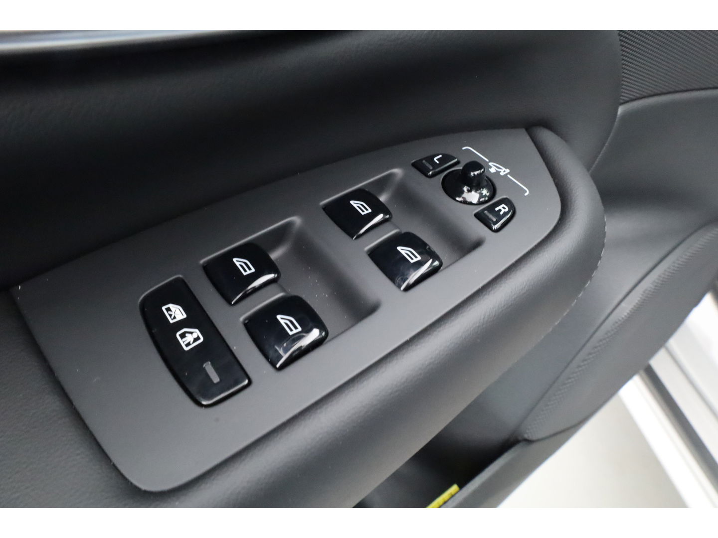 Volvo XC90 2.0 T8 Recharge AWD Ultra Bright 7p. | Pano-dak | 360 camera | Head-up | 21 inch |