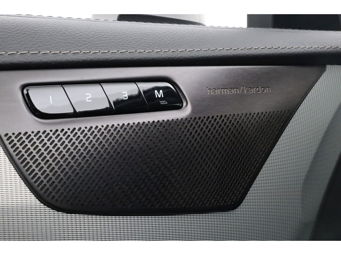 Volvo XC90 2.0 T8 Recharge AWD Ultra Bright 7p. | Pano-dak | 360 camera | Head-up | 21 inch |