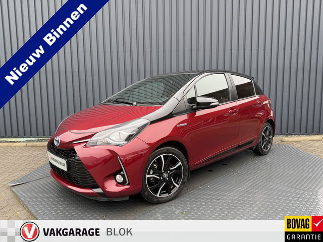 Toyota Yaris - 1.5 Hybrid Bi-Tone Plus | 39.700km | Panodak | BOVAG GARANTIE | Rijklaar!!