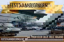 Porsche Macan - 2.0 T 252pk Panoramadak Luchtvering 18-weg Adaptieve Sportstoelen Trekhaak elektrisch 21" LMV