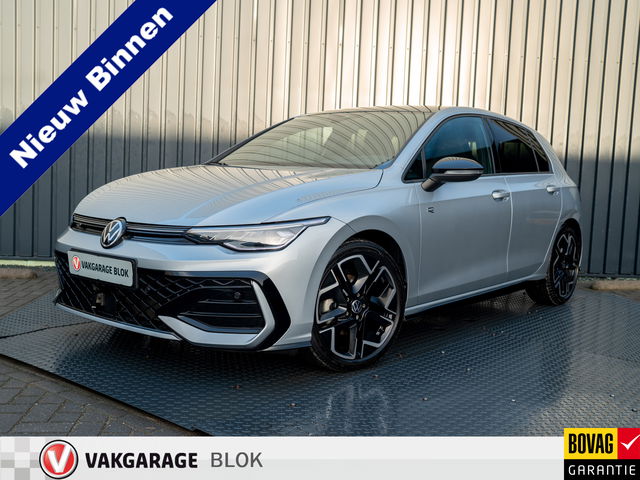Volkswagen Golf - 1.5 eTSI R-Line Edition | Trekhaak wegkl. | Head Up | Camera | Prijs Rijklaar!!