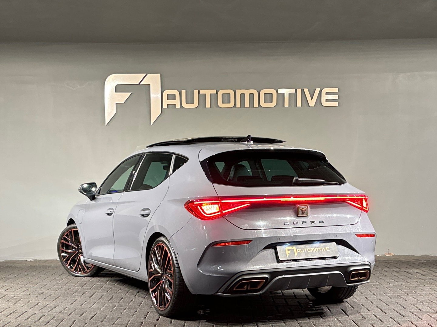 CUPRA Leon 1.4 e-Hybrid VZ Copper Edition Pano|Sfeer|Keyless