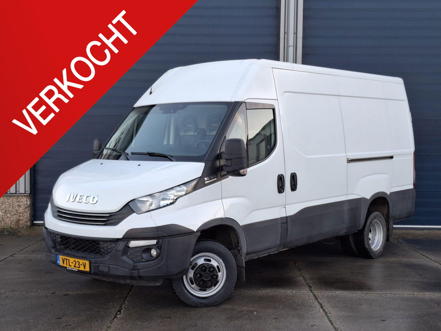 Iveco Daily 35C18V 3.0 352 H1 L2H2 / DUBBEL LUCHT / 180 PK / DUBBELE SCHUIFDEUR / EURO 6