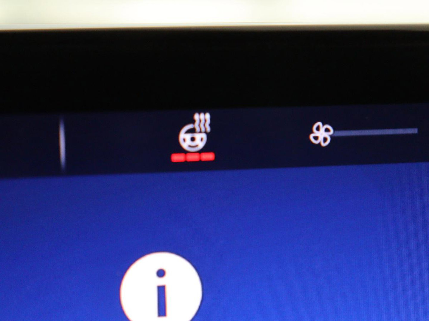 Škoda Enyaq iV 80 | Leder | Stoelverwarming | Trekhaak | Adaptive cruise | Warmtepomp | Matrix LED | Carplay | 21'' | Achterbankverwarming | Navigatie | Sport Plus Pakket | Sfeerverlichting