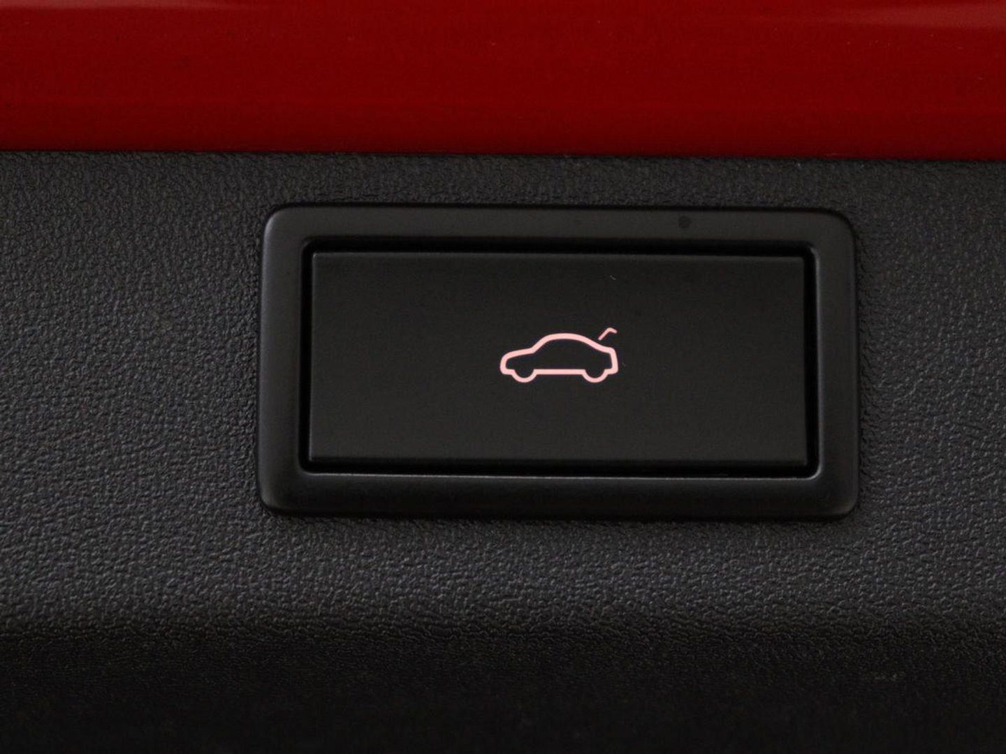 Škoda Enyaq iV 80 | Leder | Stoelverwarming | Trekhaak | Adaptive cruise | Warmtepomp | Matrix LED | Carplay | 21'' | Achterbankverwarming | Navigatie | Sport Plus Pakket | Sfeerverlichting