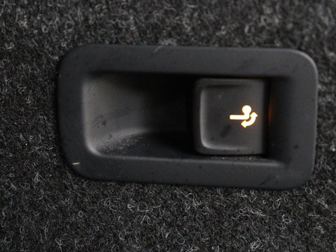 Škoda Enyaq iV 80 | Leder | Stoelverwarming | Trekhaak | Adaptive cruise | Warmtepomp | Matrix LED | Carplay | 21'' | Achterbankverwarming | Navigatie | Sport Plus Pakket | Sfeerverlichting