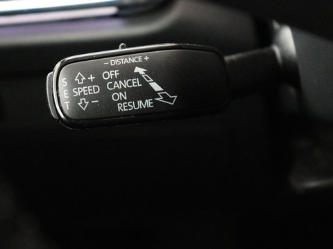 Škoda Enyaq iV 80 | Leder | Stoelverwarming | Trekhaak | Adaptive cruise | Warmtepomp | Matrix LED | Carplay | 21'' | Achterbankverwarming | Navigatie | Sport Plus Pakket | Sfeerverlichting