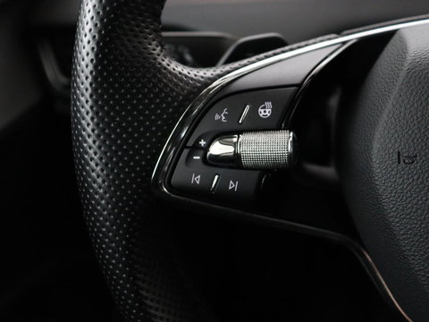 Škoda Enyaq iV 80 | Leder | Stoelverwarming | Trekhaak | Adaptive cruise | Warmtepomp | Matrix LED | Carplay | 21'' | Achterbankverwarming | Navigatie | Sport Plus Pakket | Sfeerverlichting