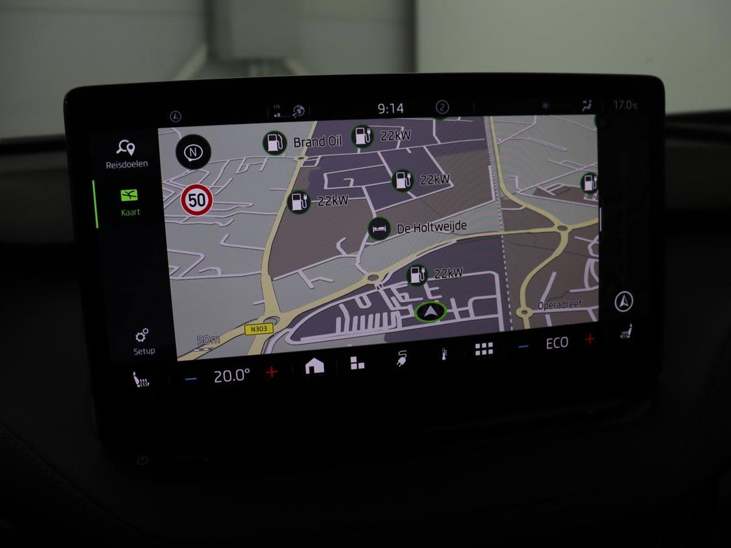 Škoda Enyaq iV 80 | Leder | Stoelverwarming | Trekhaak | Adaptive cruise | Warmtepomp | Matrix LED | Carplay | 21'' | Achterbankverwarming | Navigatie | Sport Plus Pakket | Sfeerverlichting