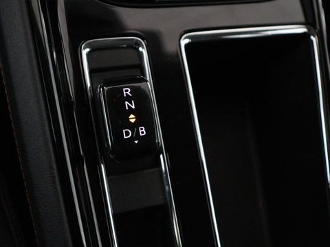 Škoda Enyaq iV 80 | Leder | Stoelverwarming | Trekhaak | Adaptive cruise | Warmtepomp | Matrix LED | Carplay | 21'' | Achterbankverwarming | Navigatie | Sport Plus Pakket | Sfeerverlichting