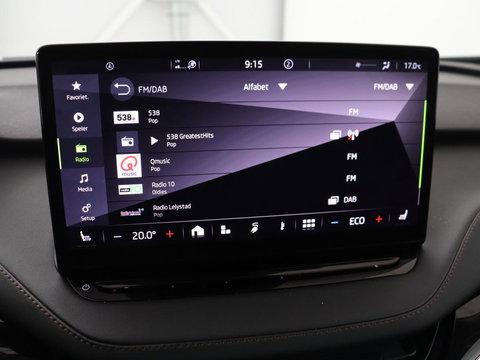 Škoda Enyaq iV 80 | Leder | Stoelverwarming | Trekhaak | Adaptive cruise | Warmtepomp | Matrix LED | Carplay | 21'' | Achterbankverwarming | Navigatie | Sport Plus Pakket | Sfeerverlichting