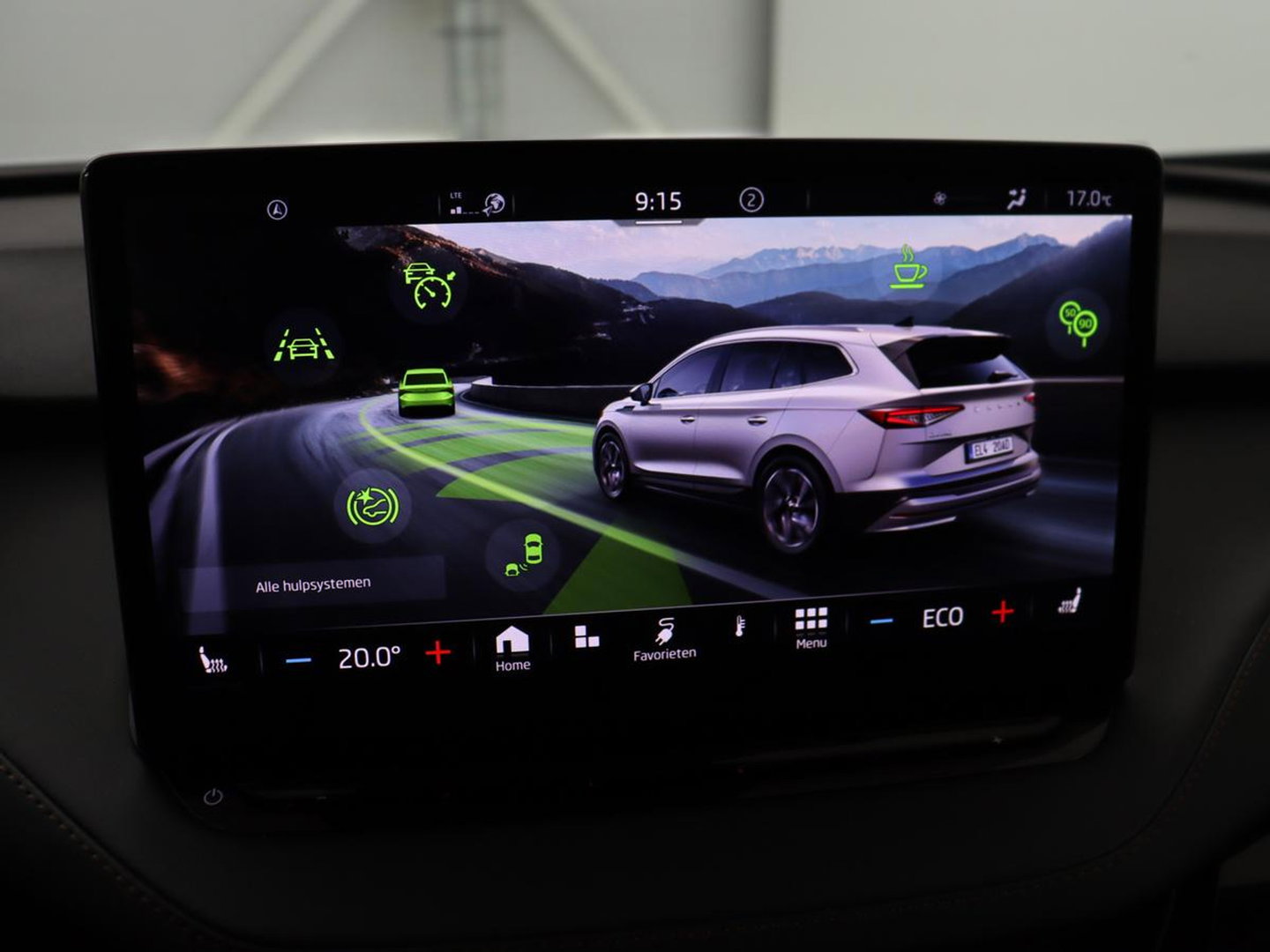 Škoda Enyaq iV 80 | Leder | Stoelverwarming | Trekhaak | Adaptive cruise | Warmtepomp | Matrix LED | Carplay | 21'' | Achterbankverwarming | Navigatie | Sport Plus Pakket | Sfeerverlichting