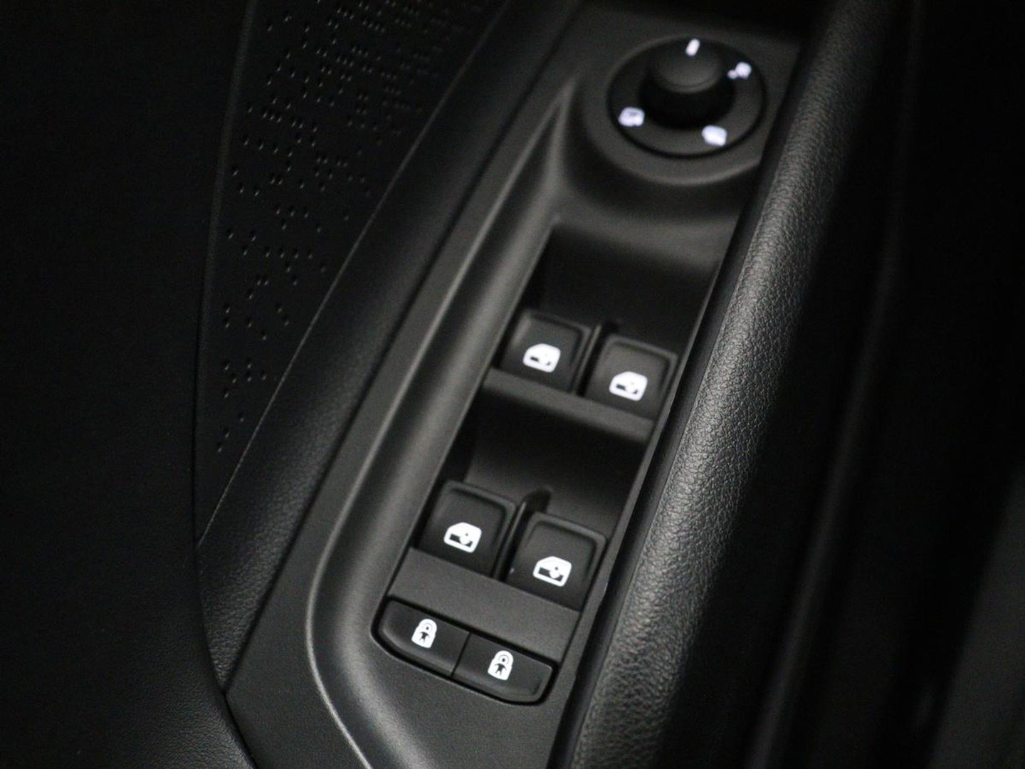 Škoda Enyaq iV 80 | Leder | Stoelverwarming | Trekhaak | Adaptive cruise | Warmtepomp | Matrix LED | Carplay | 21'' | Achterbankverwarming | Navigatie | Sport Plus Pakket | Sfeerverlichting