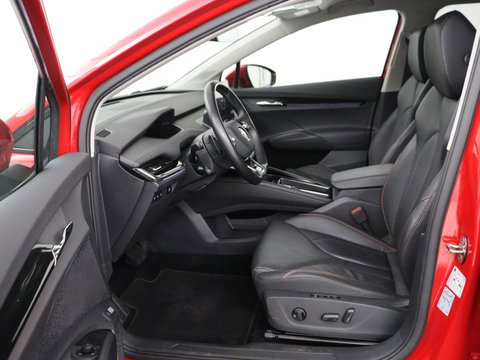 Škoda Enyaq iV 80 | Leder | Stoelverwarming | Trekhaak | Adaptive cruise | Warmtepomp | Matrix LED | Carplay | 21'' | Achterbankverwarming | Navigatie | Sport Plus Pakket | Sfeerverlichting