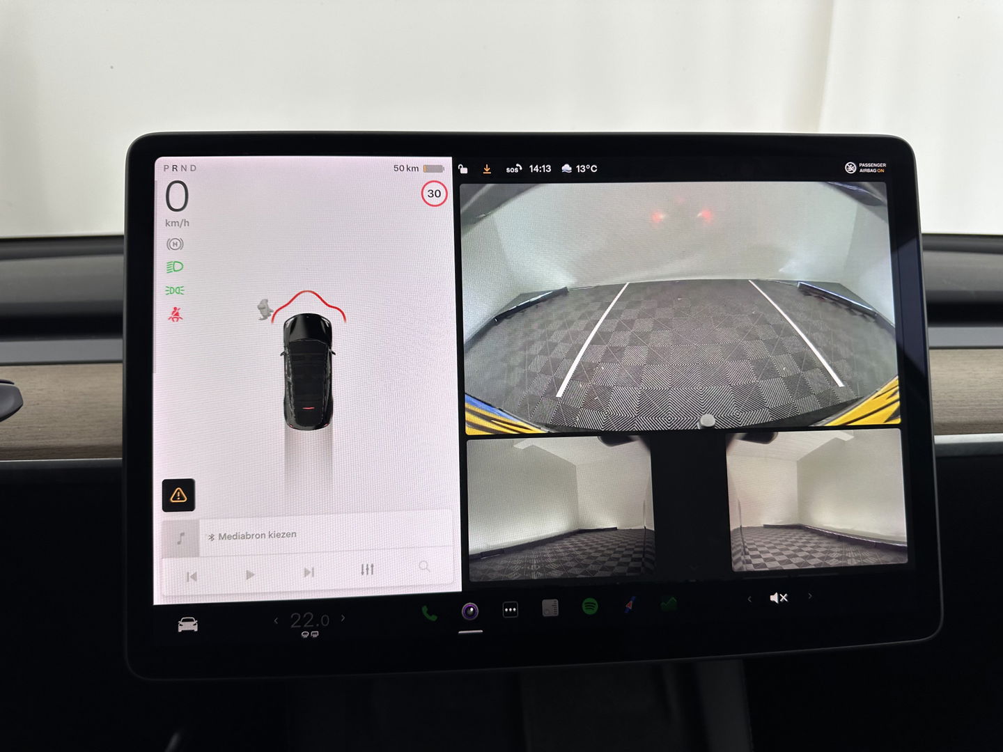 Tesla Model Y Long Range AWD 75 kWh Black-Line [ 3-Fase-11kW ] {SOH-82%} (INCL-BTW) Aut. *PANO | AUTO-PILOT | LEATHER | NAVI-FULLMAP | MATRIX-LED | KEYLESS | CAMERA | DAB+ | HEATED-COMFORTSEATS | PRIVACYGLASS | TOPVIEW | TOWBAR |  20''ALU*