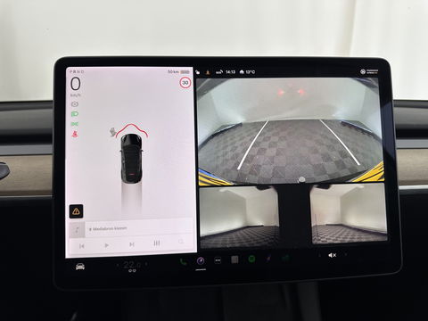 Tesla Model Y Long Range AWD 75 kWh Black-Line [ 3-Fase-11kW ] {SOH-82%} (INCL-BTW) Aut. *PANO | AUTO-PILOT | LEATHER | NAVI-FULLMAP | MATRIX-LED | KEYLESS | CAMERA | DAB+ | HEATED-COMFORTSEATS | PRIVACYGLASS | TOPVIEW | TOWBAR |  20''ALU*