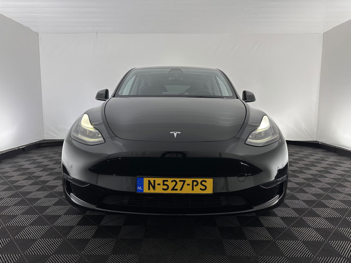 Tesla Model Y Long Range AWD 75 kWh Black-Line [ 3-Fase-11kW ] {SOH-82%} (INCL-BTW) Aut. *PANO | AUTO-PILOT | LEATHER | NAVI-FULLMAP | MATRIX-LED | KEYLESS | CAMERA | DAB+ | HEATED-COMFORTSEATS | PRIVACYGLASS | TOPVIEW | TOWBAR |  20''ALU*